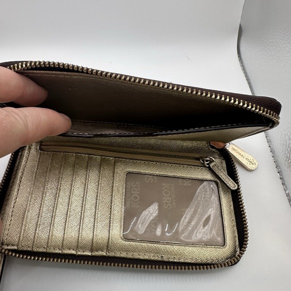 Michael Kors 7" Flat Wallet Center‎ Stripe Wristlet Clutch Card Holder Monogram - Picture 11 of 16